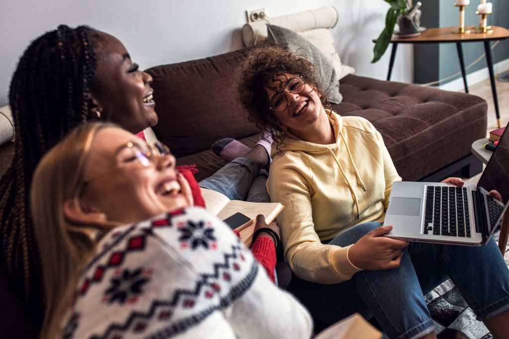 Digital Literacy Programs for Apartment Residents: How to Set One Up