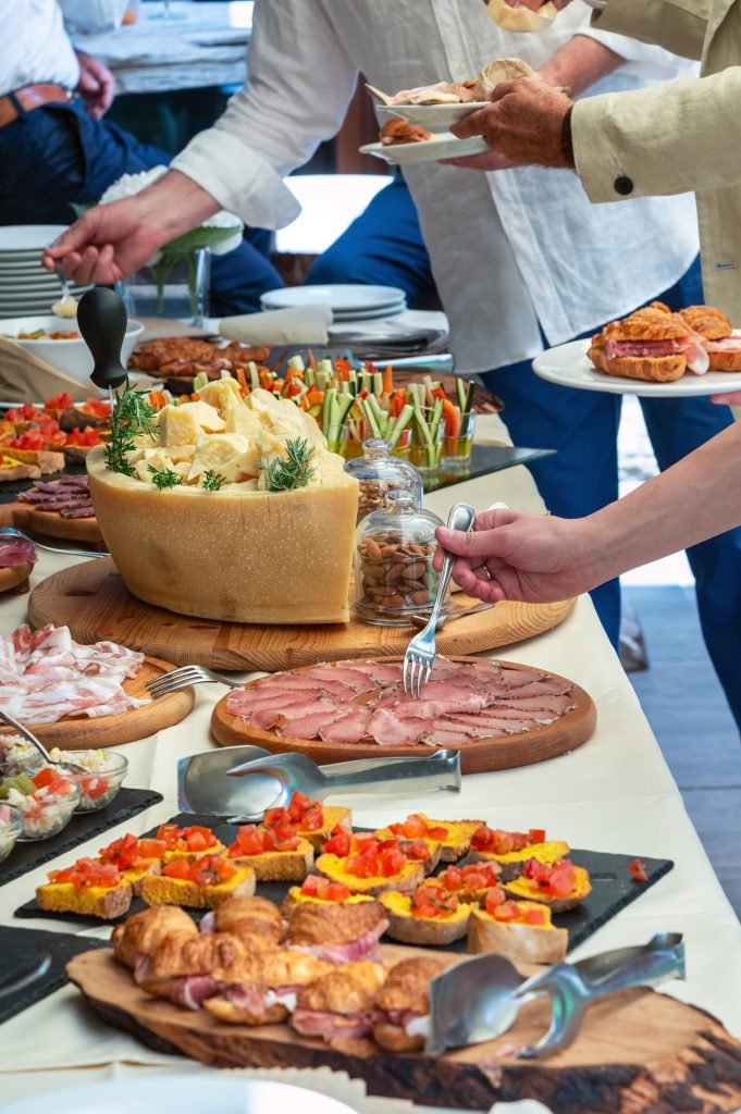 Holiday Resident Events: A 10-Week Planning Timeline for Apartment Communities